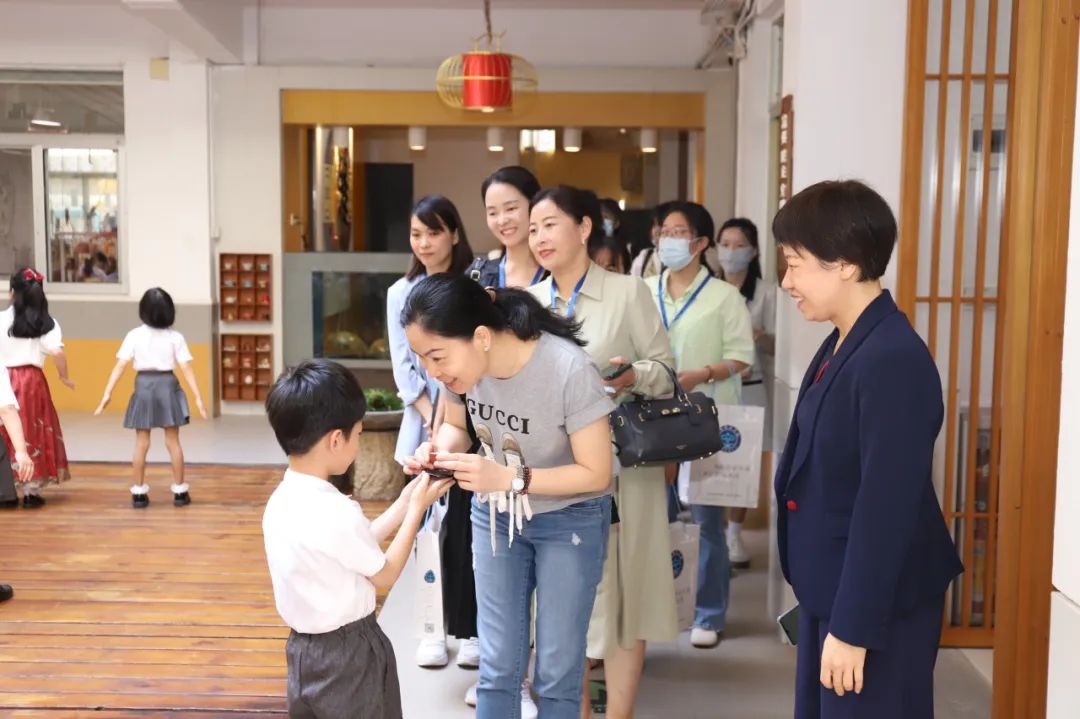 培训动态,2024年深圳市幼儿园骨干教师汕头传承中华优秀传统文化主题研修班在汕头经济特区中心幼儿园幼教集团举行2024年深圳市幼儿园骨干教师汕头传承中华优秀传统文化主题研修班在汕头经济特区中心幼儿园幼教集团举行,深圳教育研修院